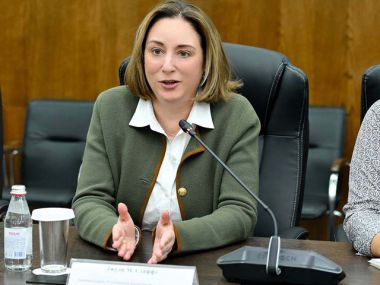 Берик Уали и посол США Джули Стаффт обсудили развитие сотрудничества
