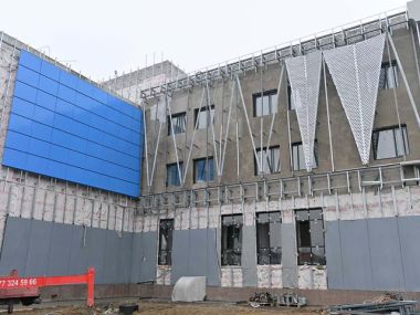 Аким области Абай поручил подрядчикам ускорить темпы реконструкции железнодорожного вокзала Семея