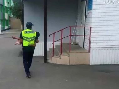 Полицейские области Абай за 12 минут доставили истекающего кровью ребенка в областную больницу