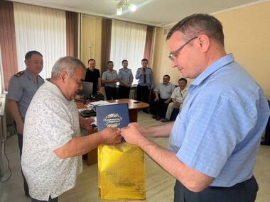 Ветерана полиции поздравили с юбилеем