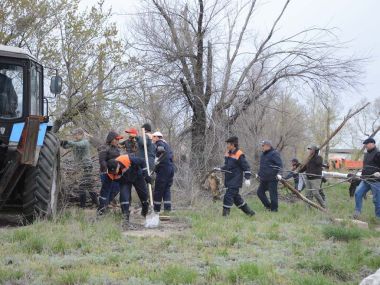 Сотрудники Национального ядерного центра провели субботник в Курчатове