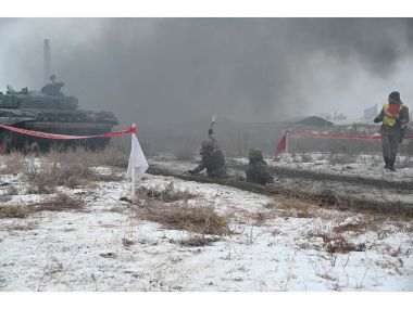Новобанцы Семея прошли обкатку танком