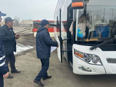 Полиция области Абай проверила автобусы на конкурсном отборе перевозчиков