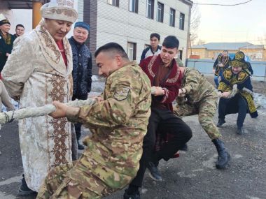 Военнослужащие бригады территориальной обороны города Семей встретили Наурыз