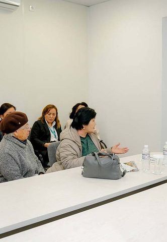 Аким Семея провел прием граждан по личным вопросам
