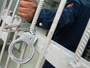 Суд осудил за мошенничество сотрудников полиции