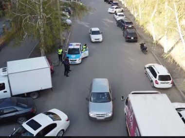 Полицейские области Абай призывают автовладельцев правильно парковать транспорт