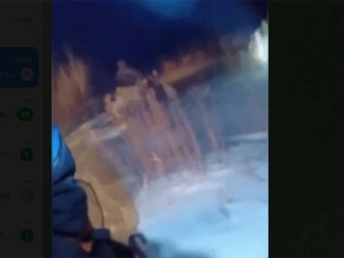 Рыбака и его друга, оказавшихся в снежном плену, спасли полицейские ВКО