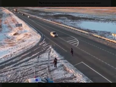 Полицейские Жарминского района обеспечивают безопасность с использованием дрона