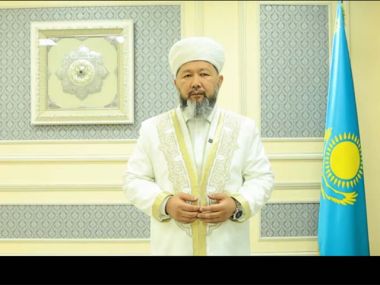 Верховный муфтий поздравил казахстанцев с Ораза айтом