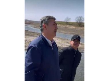 Секретарь маслихата области  Куаныш Сулейменов ознакомился с ситуацией на плотине Каракога