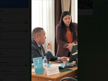 Аким Семея провел прием граждан