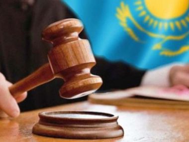Семейчанина наказали за оскорбление судьи
