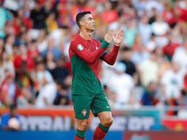 Роналду за минуту до финала игры принес победу Португалии