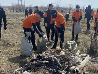Масштабный общегородской субботник прошел в Семее