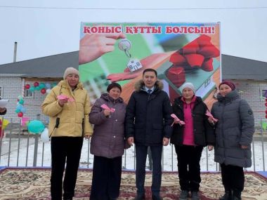 В районе Мақаншы очередников поздравили с новосельем