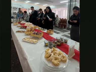 В районе Жаңасемей многодетная мать открыла кондитерскую