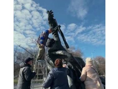 В Семее благоустраивают территории исторических памятников
