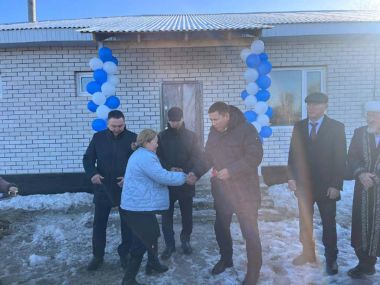 Выданы ключи от нового жилья в Урджарском районе