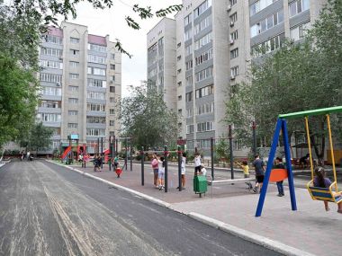 В этом году в Семее отремонтируют внутридворовые дороги почти в 100 дворах многоквартирных домов