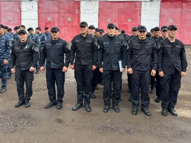 Полицейских ДП области Абай, обеспечивавших правопорядок, наградил руководитель столичной полиции