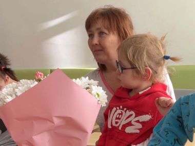 Полицейские поздравили женщин в кризисном центре