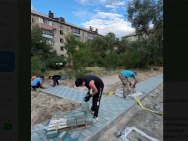 Аким города проверил работы по благоустройству дворов