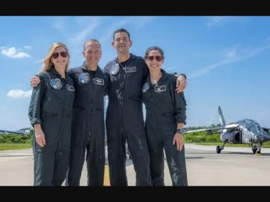 Миссия SpaceX: выход в открытый космос