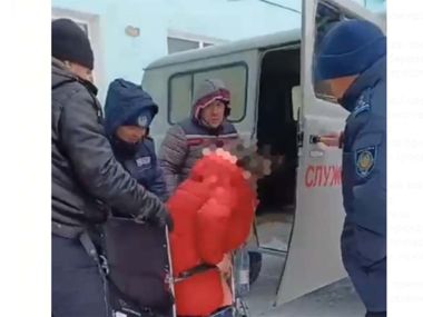 Стражи порядка и спасатели сопроводили беременную женщину до больницы