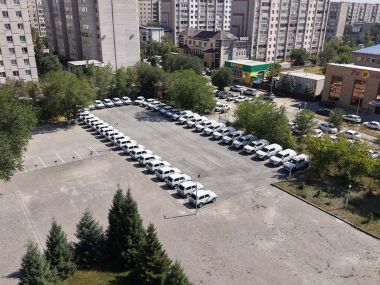 Ветеринарной службе области Абай впервые передали 53 новых служебных автомобиля
