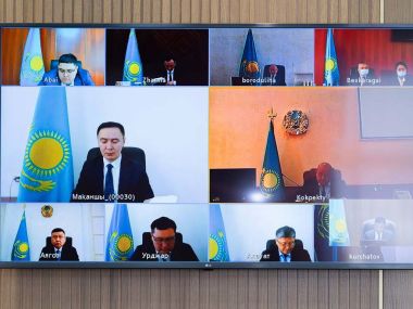 Рассмотрены системные вопросы по оказанию помощи многодетным и малообеспеченным семьям области Абай