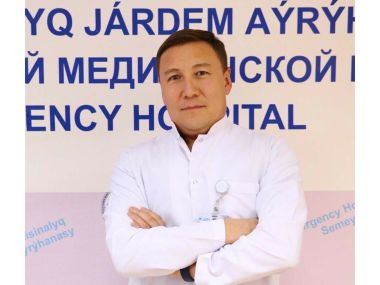 ОСМС помогает спасать жизни — особенно в нейрохирургии: интервью с  врачом Т. Қойшыбаевым