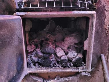 Ребенок и взрослый отравились угарным газом в Семее