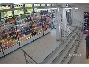 Ушел с &laquo;уходовой косметикой&raquo;: в ВКО раскрыли кражи на 100 тысяч