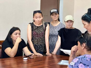 Аким города принял 23 жителей по личным вопросам