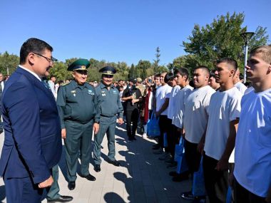Призывников впервые проводили в армию в новом формате в области Абай