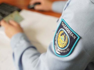В области Абай нарушителя миграционного законодательства выдворили за пределы страны