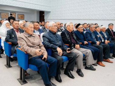 Нурлан Уранхаев провел встречу с жителями Аксуатского района
