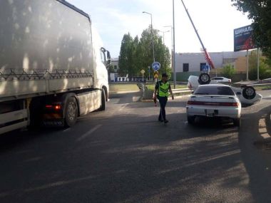 В Семее столкнулись три автомобиля