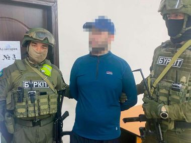 Спецоперация КНБ: задержанные подключались к базам ЕНТ и помогали получать высокие баллы