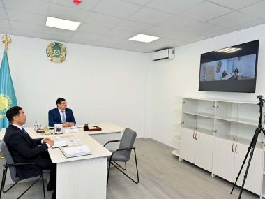 Аким области Абай провел личный прием граждан