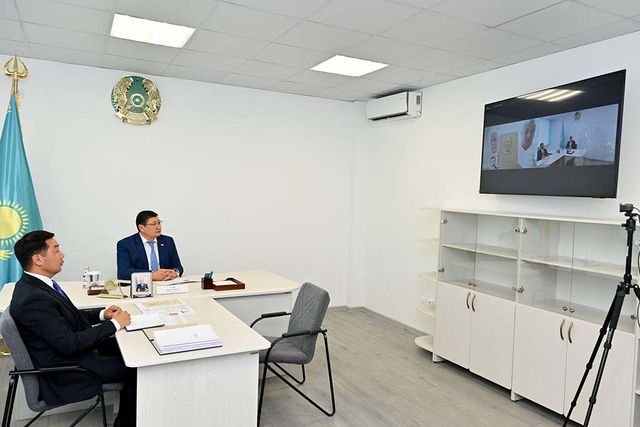 Аким области Абай провел личный прием граждан