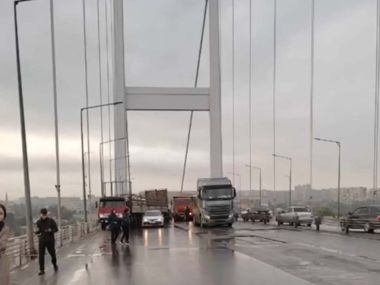 Утреннее ДТП парализовало движение по всему городу