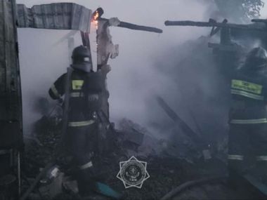 Спасатели МЧС предотвратили взрыв газового баллона