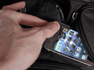Полицейские Кокпектинского района вернули пропавший сотовый телефон ребенку