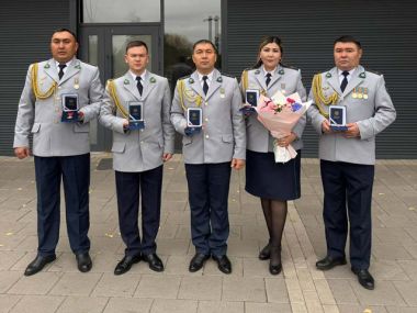 В честь Дня Республики полицейские области Абай награждены государственными наградами