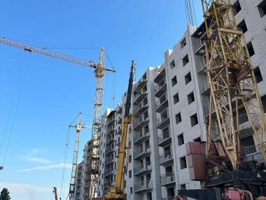 В микрорайоне Карагайлы началось строительство 13 многоэтажных жилых домов