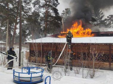 Огнеборцы ликвидировали пожар в кафе