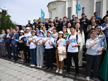 Более 1 000 человек исполнили гимн РК в областном центре