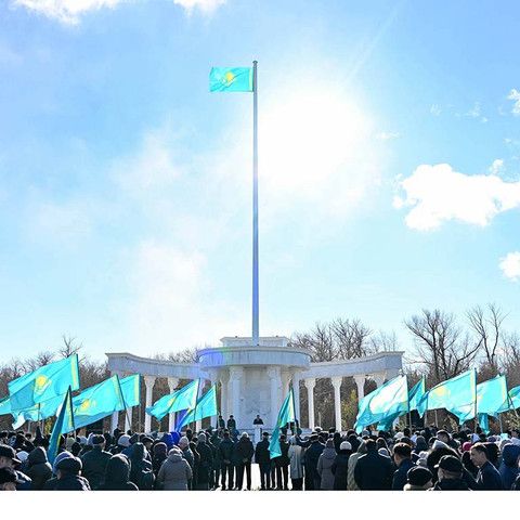 В области Абай в честь Дня Республики состоялась церемония поднятия Государственного флага